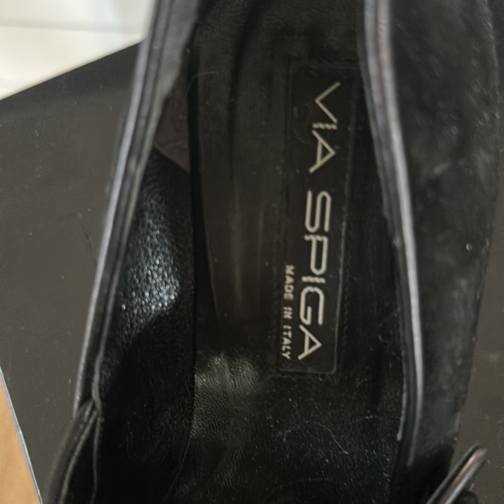Black suede peep toe Via Spiga platforms size 9 lightly worn. - Picture 5 of 6